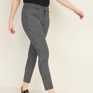 Mid-Rise Printed Pixie Ankle Pants Size 6 NWT